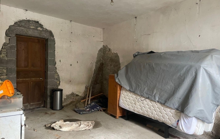 Maison MASSAT (09320)  126 m2 99 000 € 