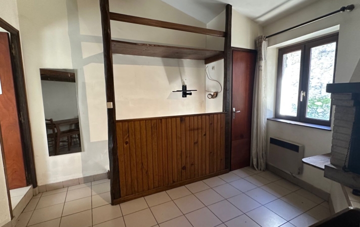 Studio FOIX (09000)  17 m2 56 000 € 