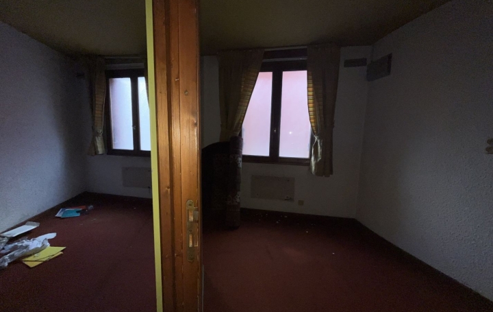 Maison TARASCON-SUR-ARIEGE (09400)  230 m2 56 000 € 