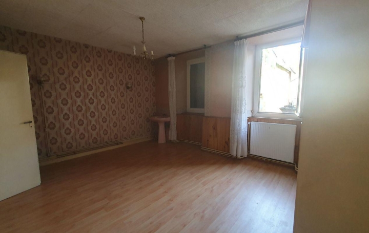 Maison AX-LES-THERMES (09110)  121 m2 165 000 € 