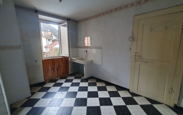 Maison AX-LES-THERMES (09110)  121 m2 165 000 € 