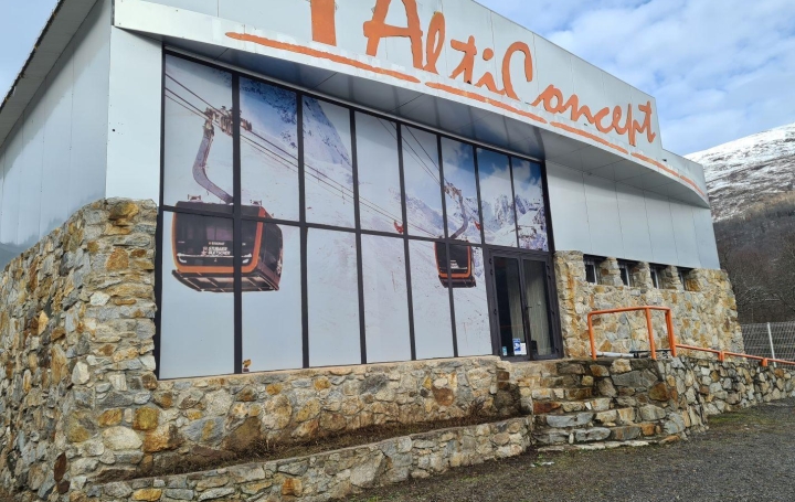 Réseau Immo-diffusion : Activité commerciale  PERLES-ET-CASTELET  1 013 m2 353 000 € 