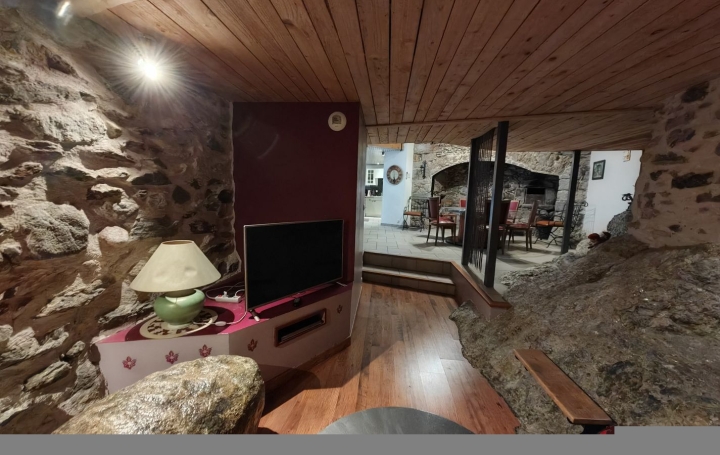 4 Pièces AX-LES-THERMES (09110)  84 m2 252 600 € 