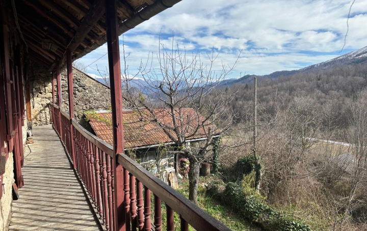 Maison SAURAT (09400)  185 m2 125 000 € 