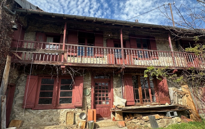 Maison SAURAT (09400)  185 m2 125 000 € 