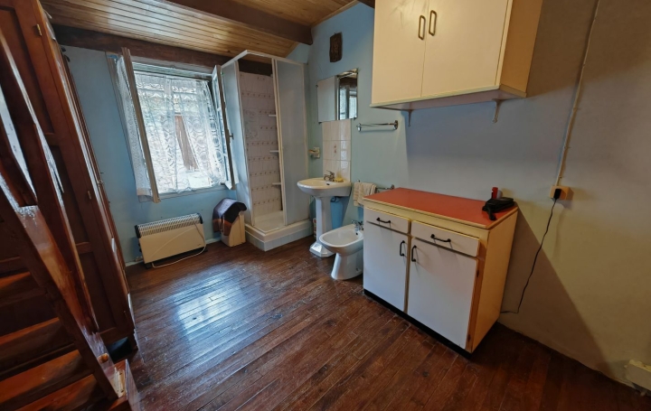 Maison AX-LES-THERMES (09110)  53 m2 50 500 € 