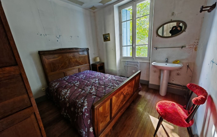 Maison AX-LES-THERMES (09110)  108 m2 197 000 € 