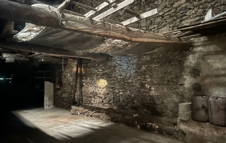 Maison VICDESSOS (09220)  120 m2 83 000 € 