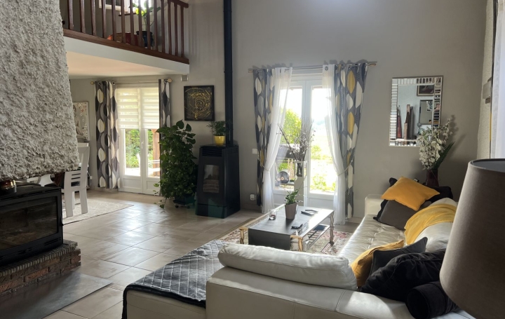 Villa SAVERDUN (09700)  166 m2 282 000 € 