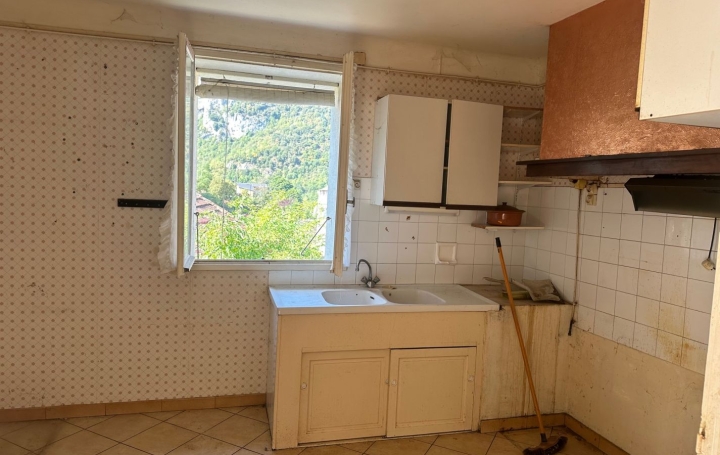 Maison USSAT (09400)  140 m2 94 000 € 