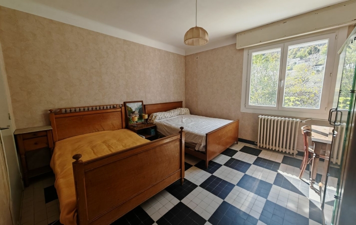 Maison AX-LES-THERMES (09110)  250 m2 465 000 € 