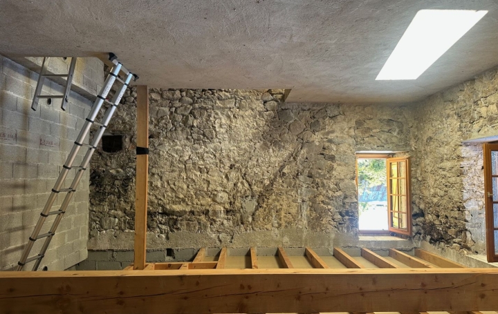 Maison TARASCON-SUR-ARIEGE (09400)  180 m2 153 000 € 