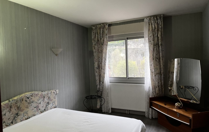 3 Pièces TARASCON-SUR-ARIEGE (09400)  76 m2 99 000 € 