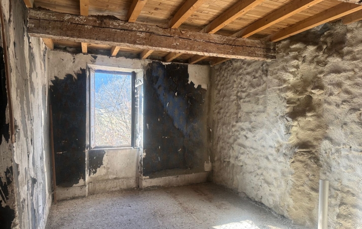 Maison SAURAT (09400)  125 m2 62 000 € 