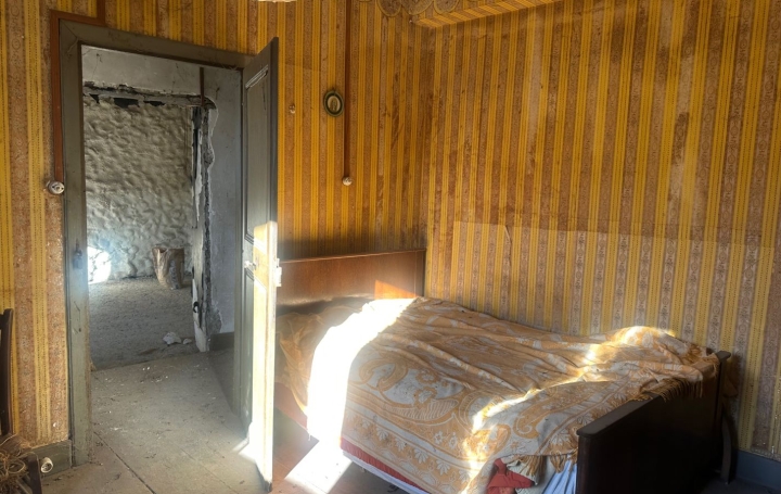 Maison SAURAT (09400)  125 m2 62 000 € 