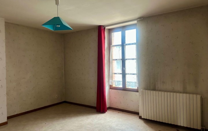 Maison FOIX (09000)  205 m2 145 000 € 