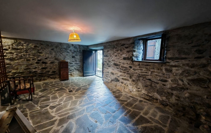 Maison AX-LES-THERMES (09110)  114 m2 185 000 € 