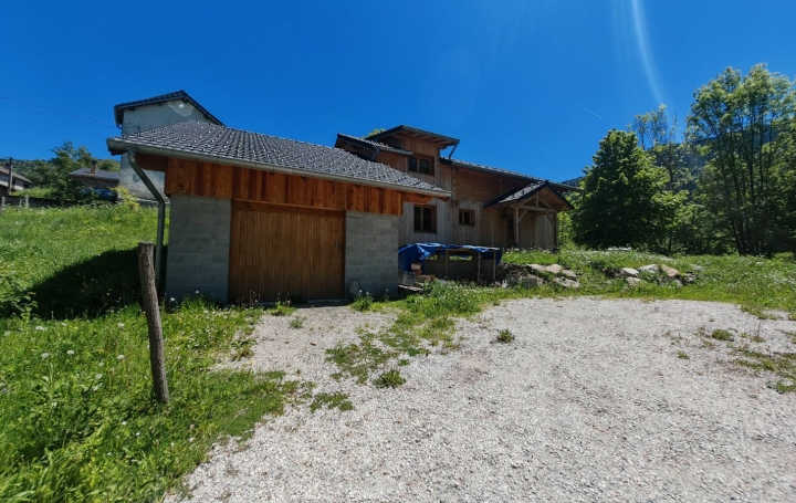 Maison AX-LES-THERMES (09110)  123 m2 294 800 € 
