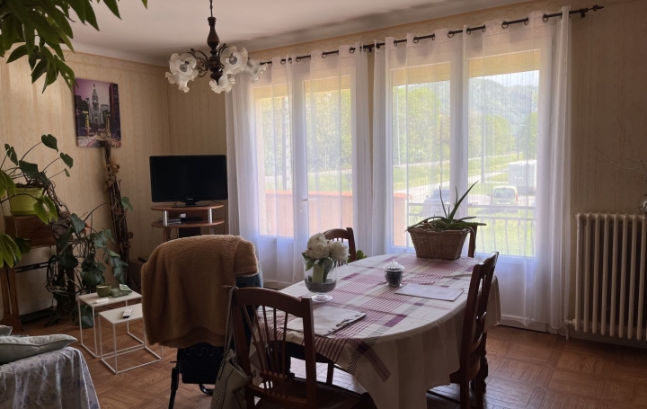 Maison SINSAT (09310)  102 m2 183 000 € 