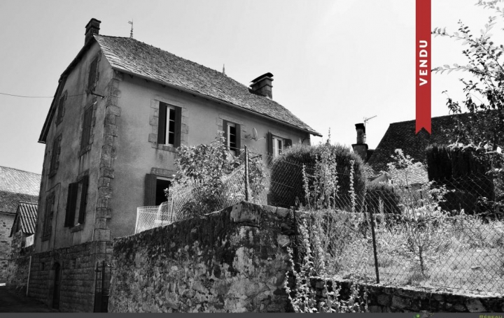 Réseau Immo-diffusion : Maison  SAINT-MARTIAL-ENTRAYGUES  140 m2 108 000 € 