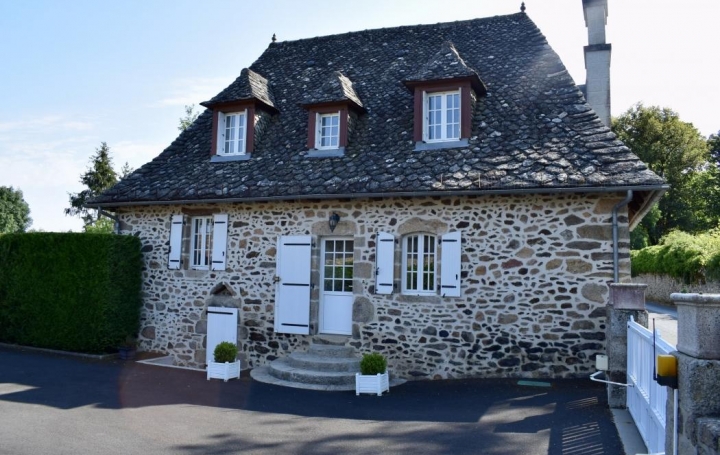 Réseau Immo-diffusion : Propriété  MONTVERT  170 m2 296 500 € 