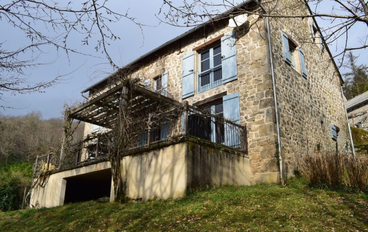 Maison / Villa LA ROCHE-CANILLAC (19320) 225 m<sup>2</sup> 212 000 € 