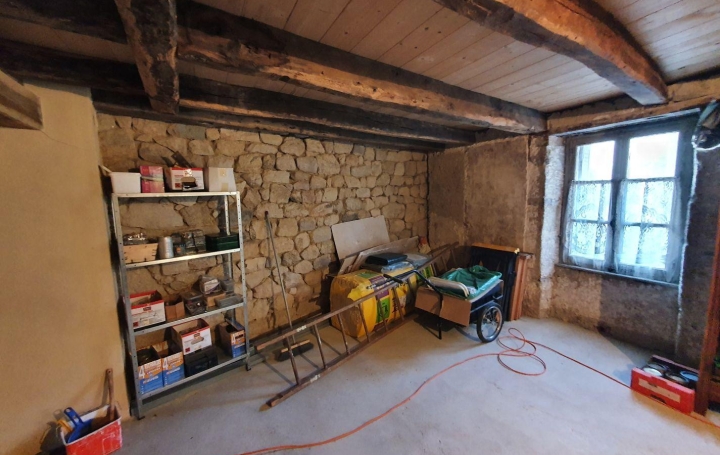 Maison LA ROCHE-CANILLAC (19320)  85 m2 36 300 € 