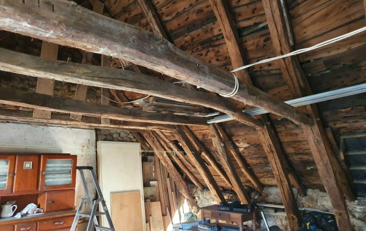 Maison LA ROCHE-CANILLAC (19320)  85 m2 36 300 € 