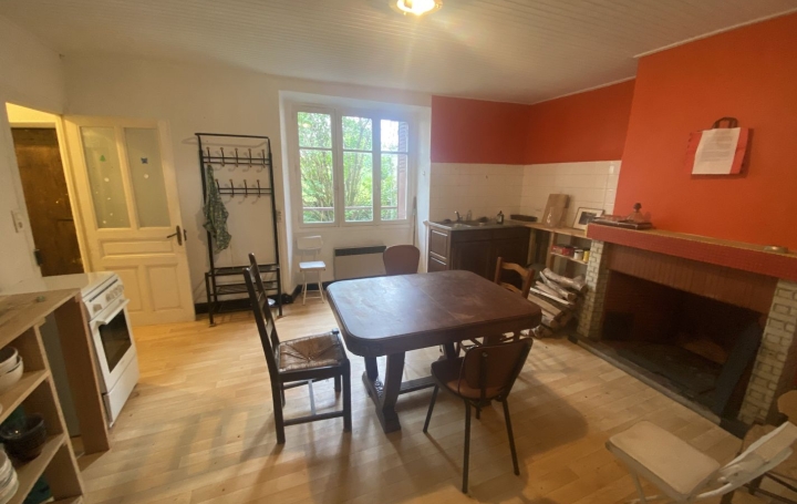 Maison SAINT-MARTIN-LA-MEANNE (19320)  207 m2 91 800 € 