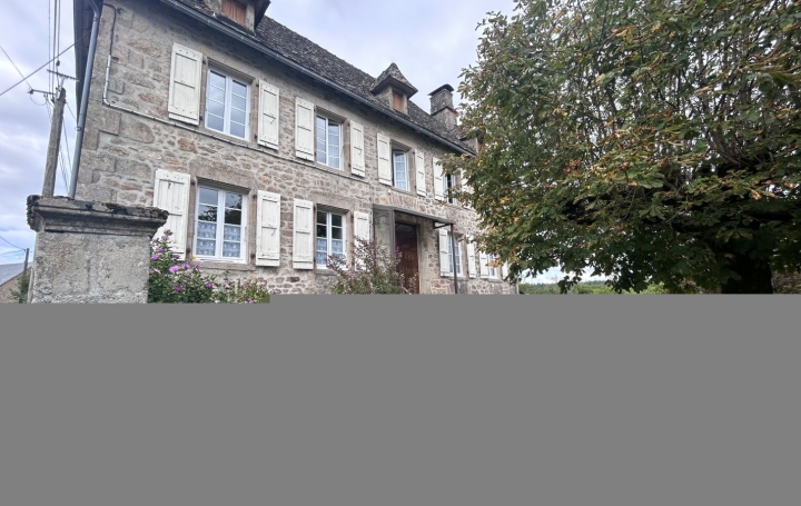 Maison SAINT-PRIVAT (19220)  198 m2 196 100 € 