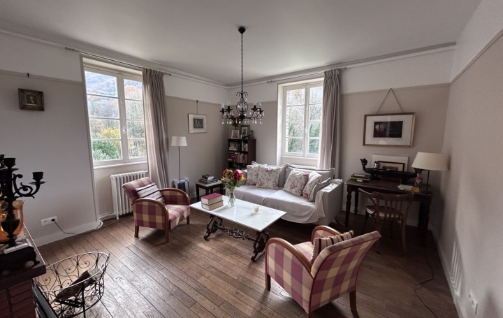 Maison SERVIERES-LE-CHATEAU (19220)  290 m2 262 500 € 