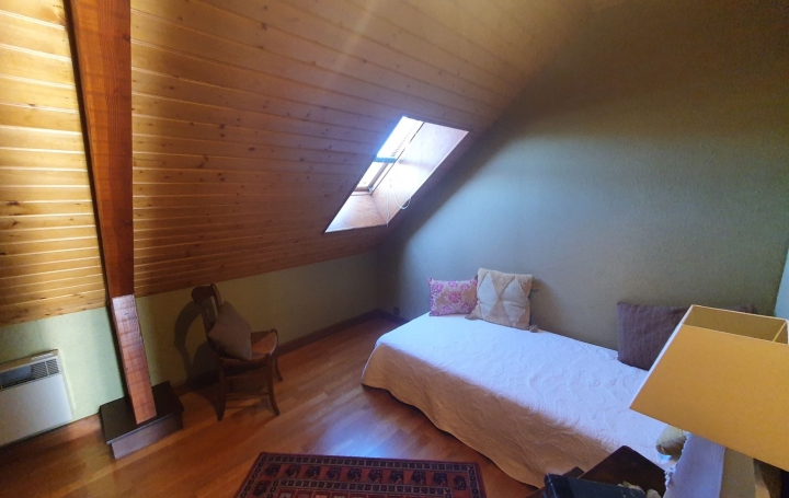 Maison VITRAC-SUR-MONTANE (19800)  125 m2 220 500 € 