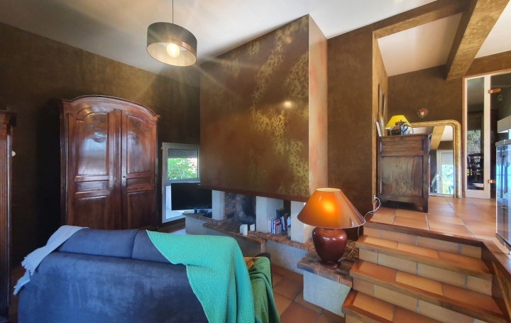 Maison VITRAC-SUR-MONTANE (19800)  125 m2 220 500 € 