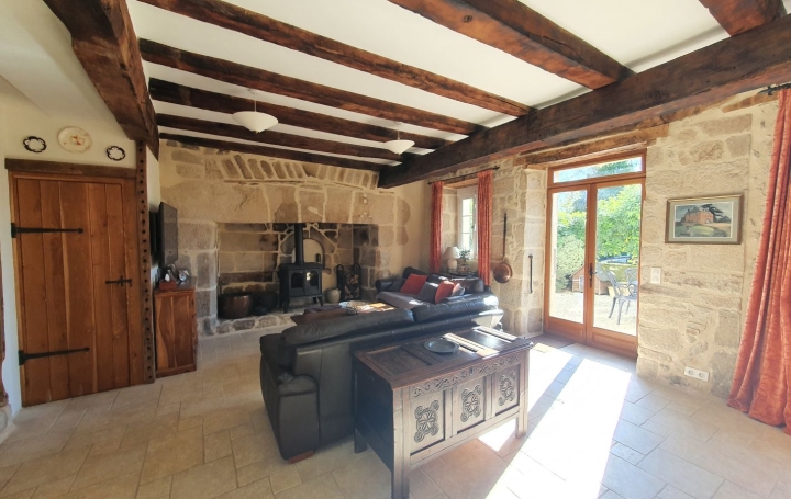 Propriété SEXCLES (19430)  265 m2 572 000 € 