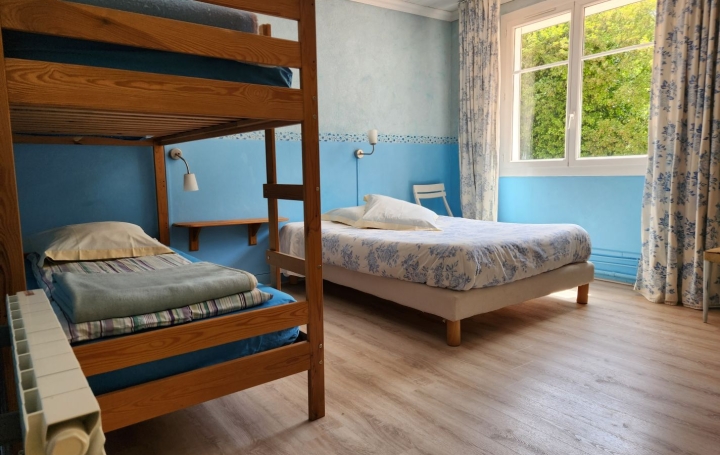 Maison AURIOL (13390)  474 m2 423 000 € 