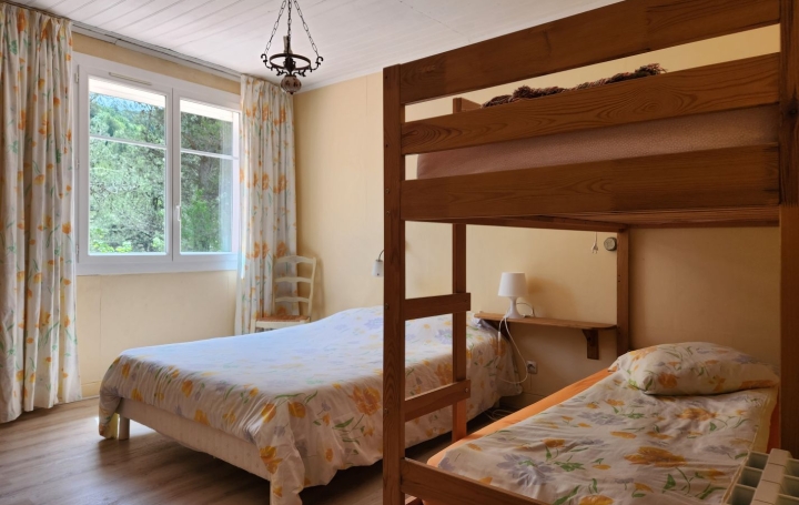 Maison AURIOL (13390)  474 m2 423 000 € 