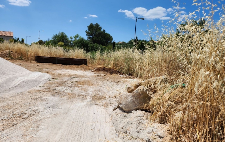 Terrain SAINT-MAXIMIN-LA-SAINTE-BAUME (83470)   215 000 € 