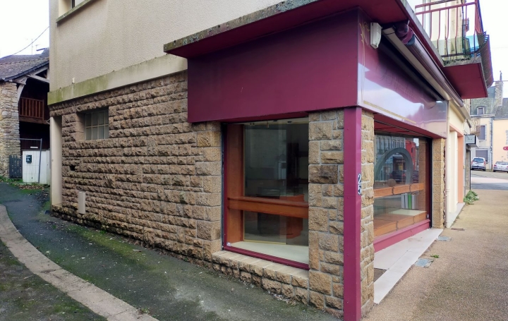 Local commercial VILLAINES-LA-JUHEL (53700)  43 m2 420 € 