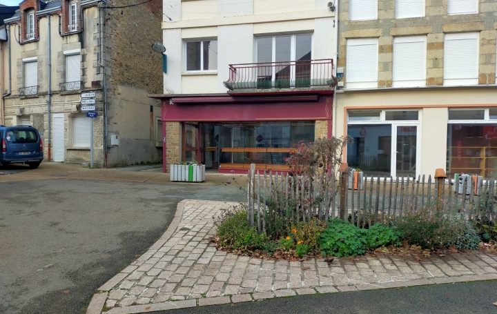 Local commercial VILLAINES-LA-JUHEL (53700)  43 m2 420 € 