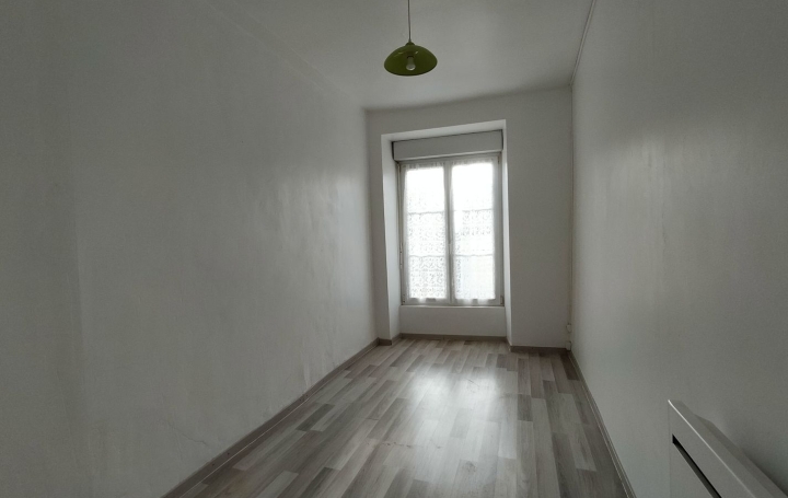 Maison de ville VILLAINES-LA-JUHEL (53700)  61 m2 550 € 