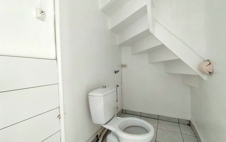 Maison de ville VILLAINES-LA-JUHEL (53700)  61 m2 550 € 