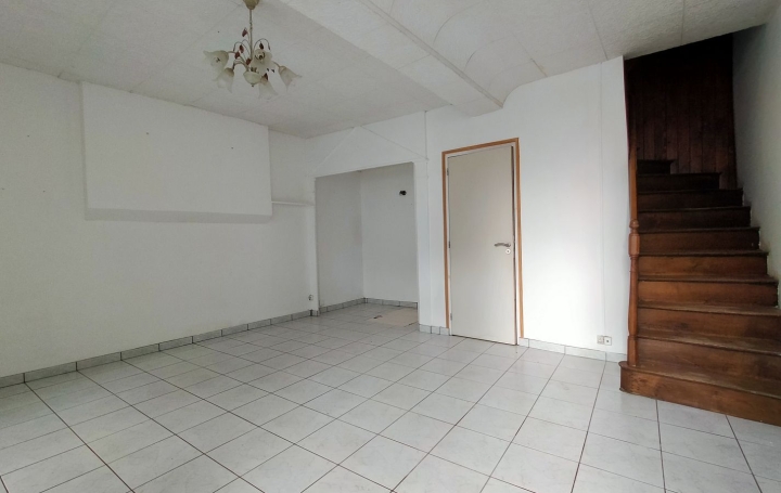 Maison de ville VILLAINES-LA-JUHEL (53700)  61 m2 550 € 