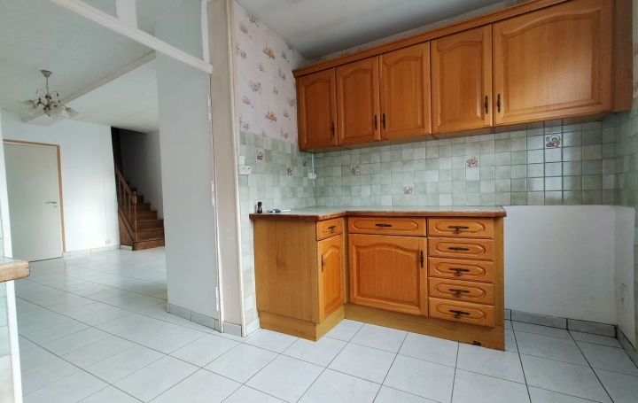 Maison de ville VILLAINES-LA-JUHEL (53700)  61 m2 550 € 