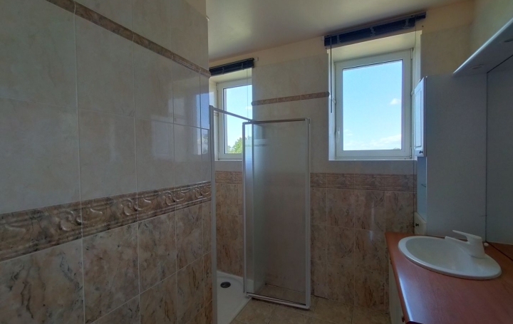 Maison LE HAM (53250)  87 m2 775 € 