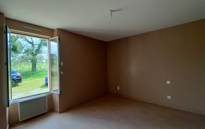Maison LE HAM (53250)  87 m2 775 € 