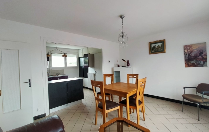 Maison VILLAINES-LA-JUHEL (53700)  74 m2 700 € 