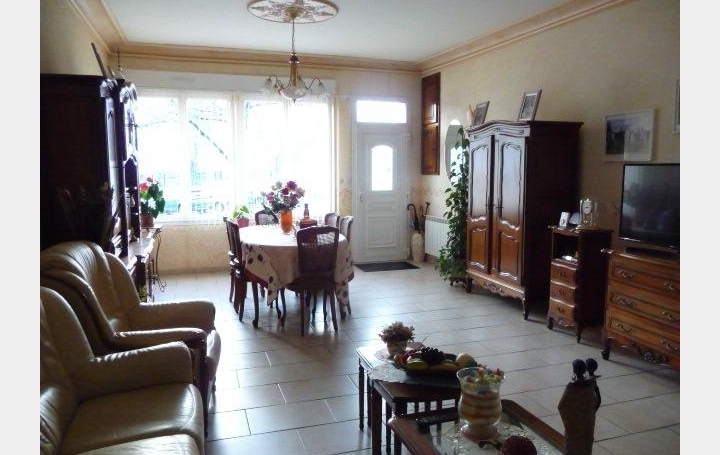 Maison de ville VILLAINES-LA-JUHEL (53700)  127 m2 85 500 € 