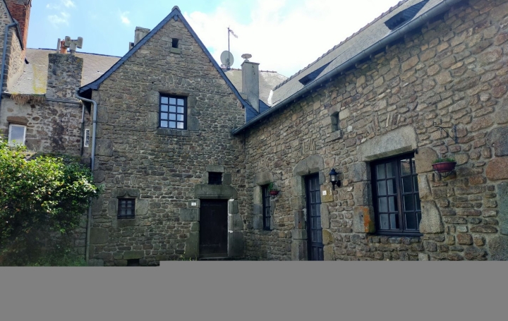 Maison de village COURCITE (53700)  200 m2 122 000 € 
