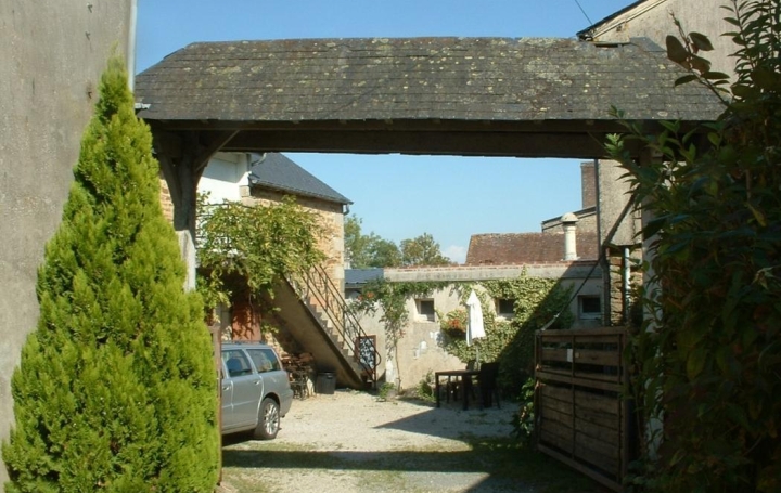 Maison de village SAINT-PIERRE-DES-NIDS (53370)  321 m2 198 000 € 