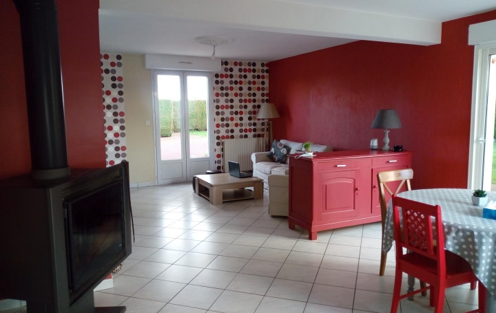 Réseau Immo-diffusion : Maison  LE GENEST-SAINT-ISLE  177 m2 301 600 € 